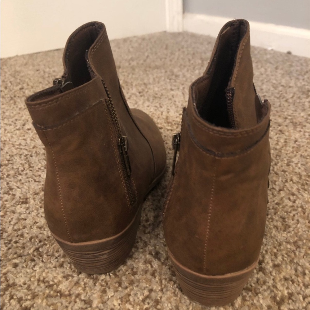 booties - Picture 2 of 4
